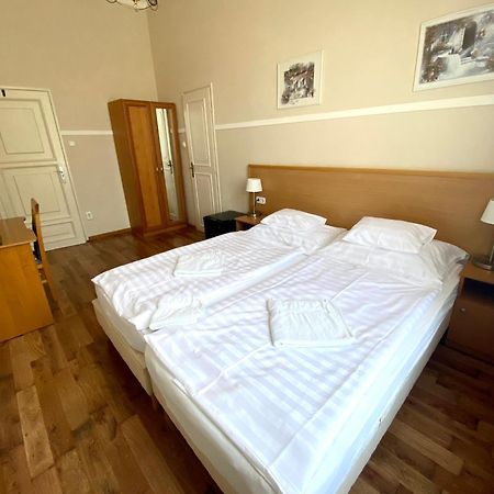 Peto Apartman غيور المظهر الخارجي الصورة