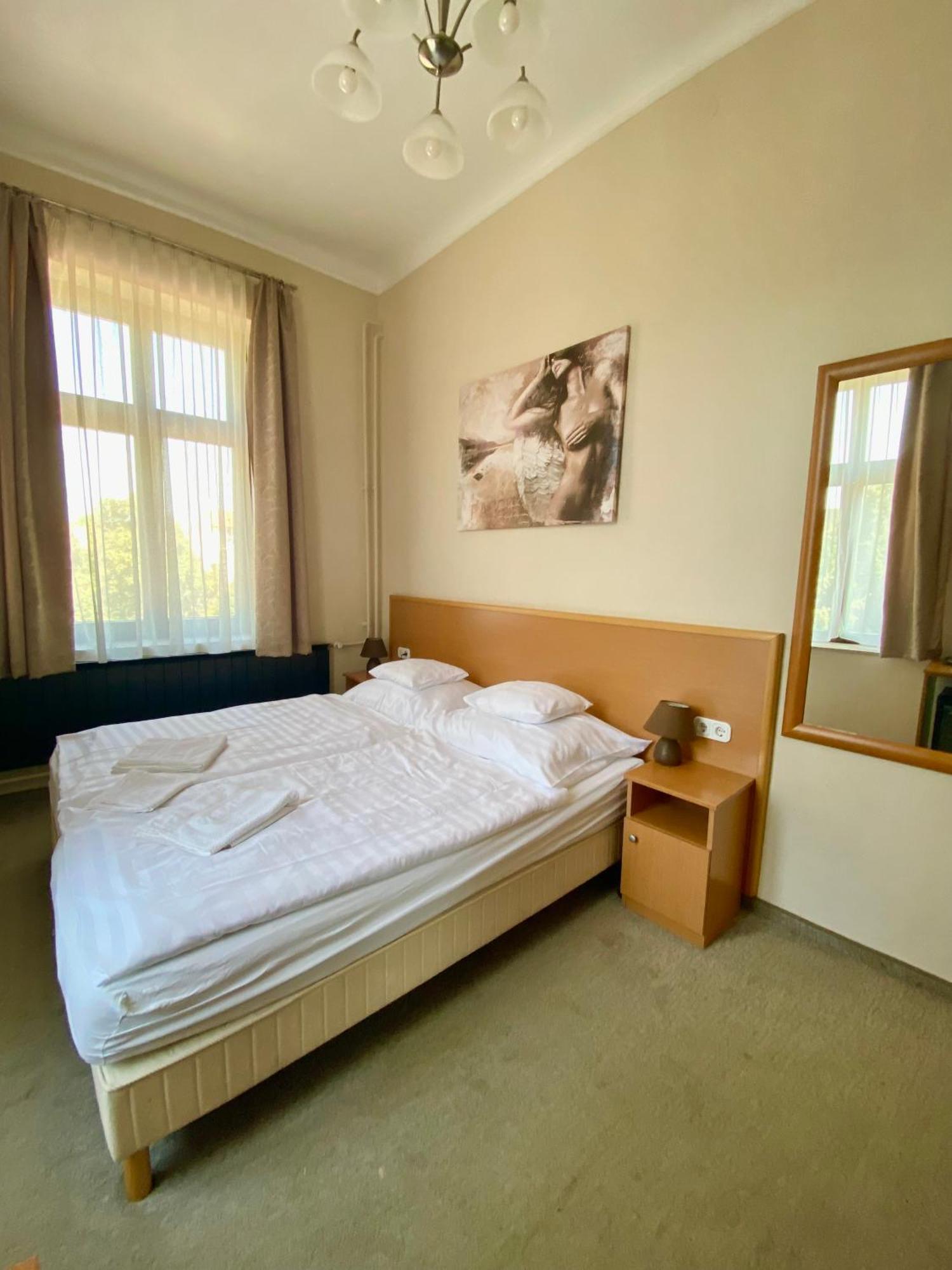 Peto Apartman غيور المظهر الخارجي الصورة