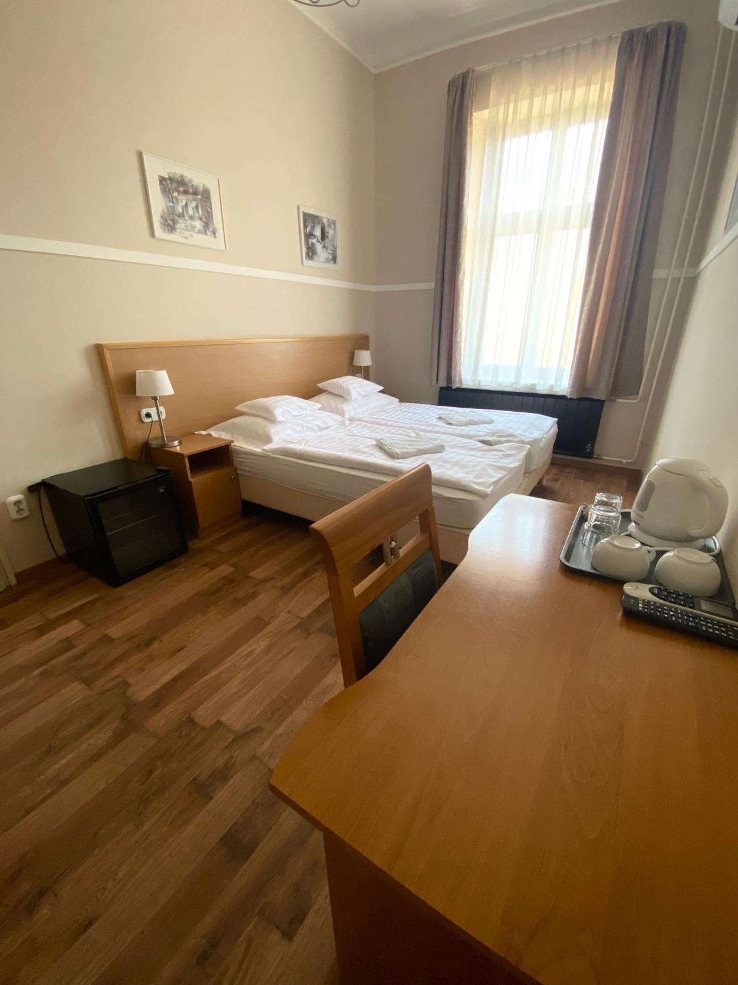Peto Apartman غيور المظهر الخارجي الصورة