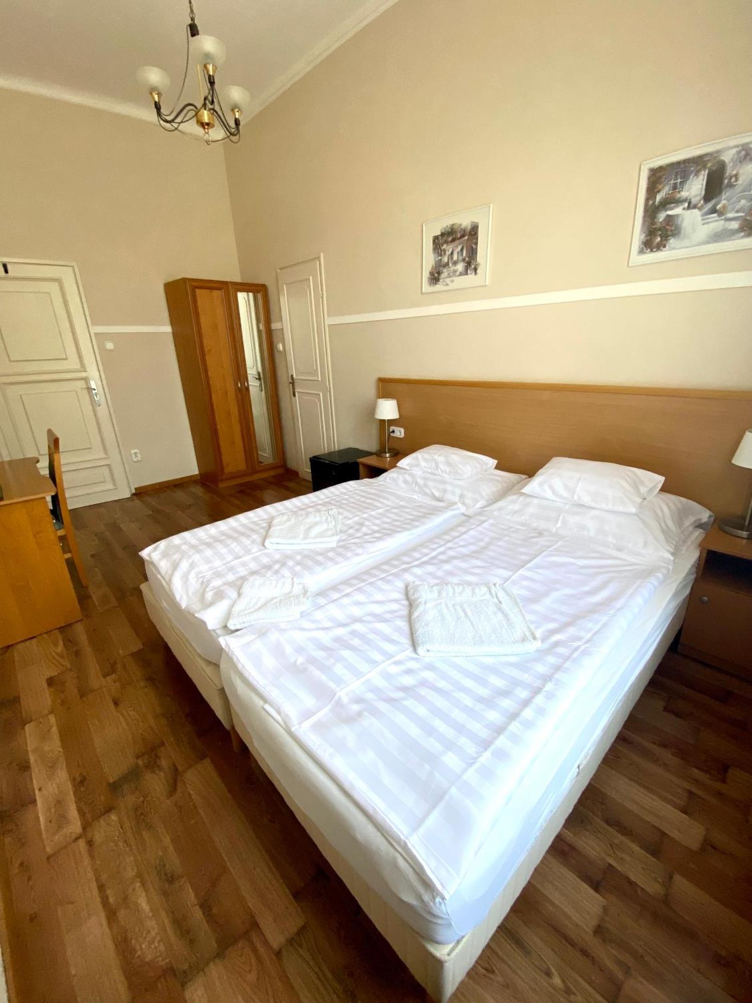 Peto Apartman غيور المظهر الخارجي الصورة