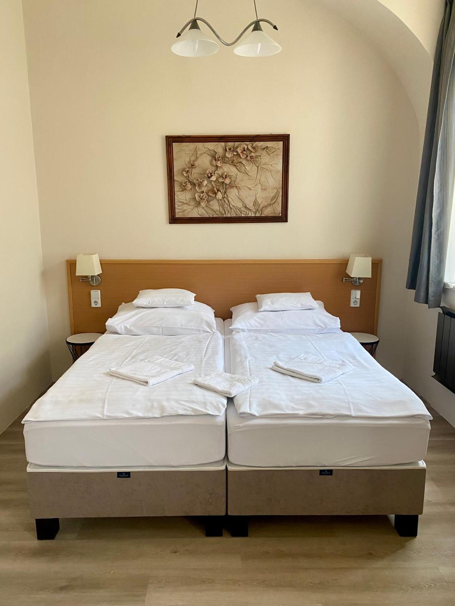 Peto Apartman غيور المظهر الخارجي الصورة